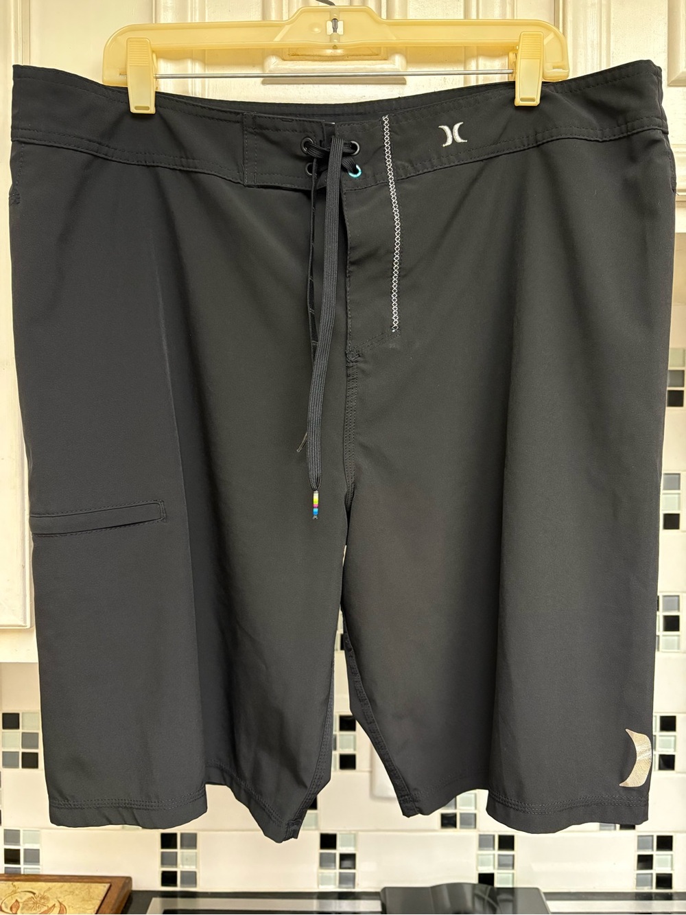 Hurley Phantom Men’s Boardshorts. Size 38. Black.